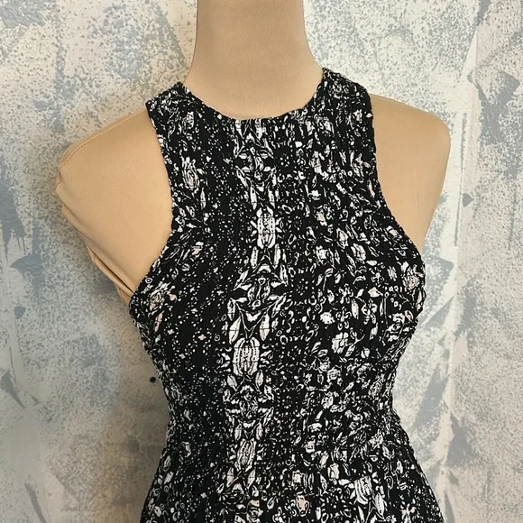 Mimi Chica Sleeveless Black Floral Dress size S - Picture 4 of 8